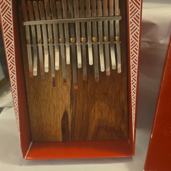 Hugh Tracey Kalimba in Red - Picture 2 of 2
